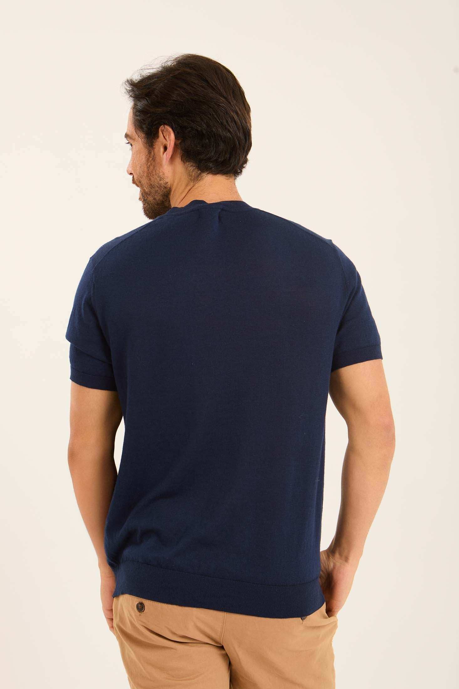 Short Sleeves Textured Tee with Hem - Image 3
