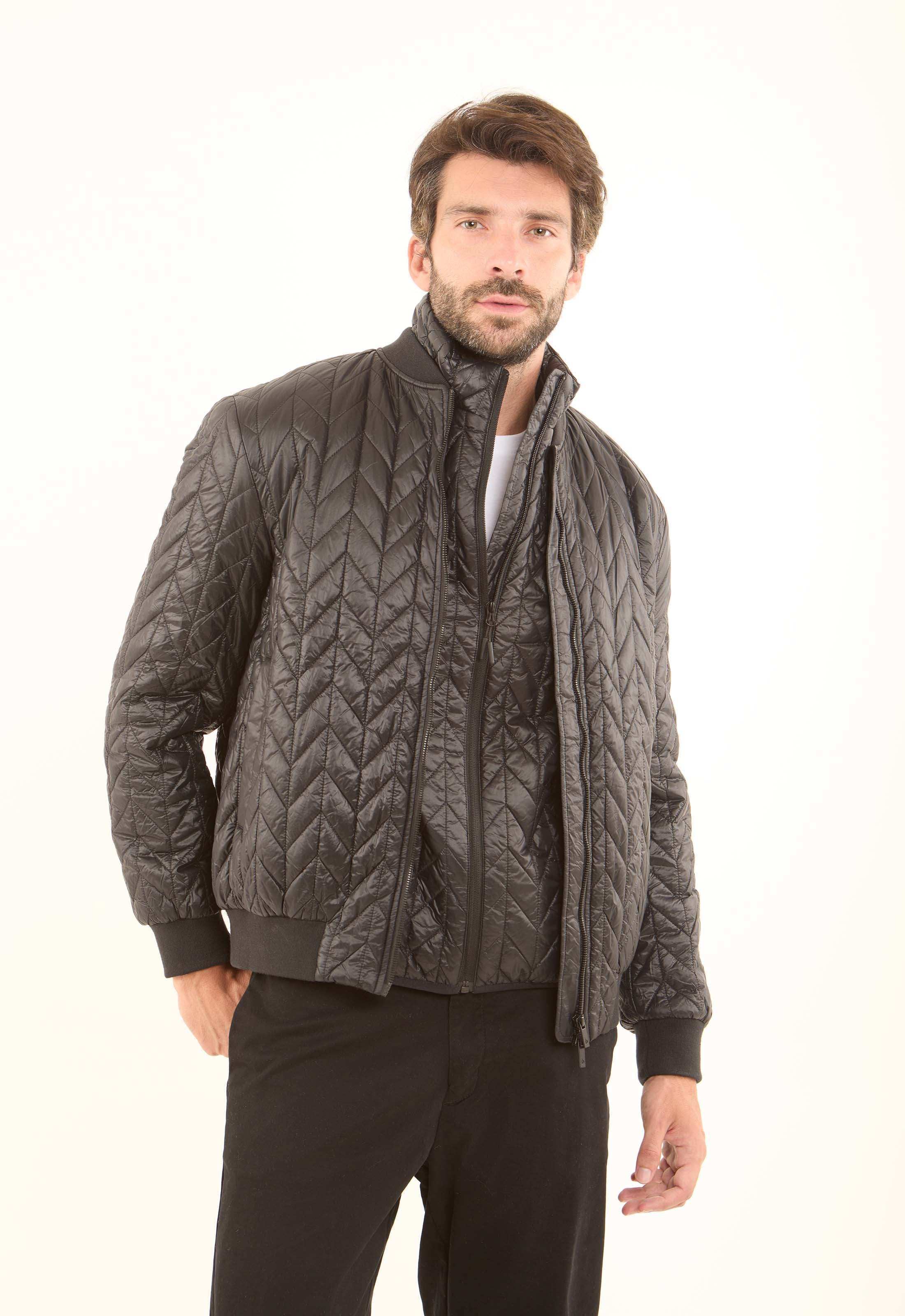 Mock Neck Zipped Quilted Vest - Image 4