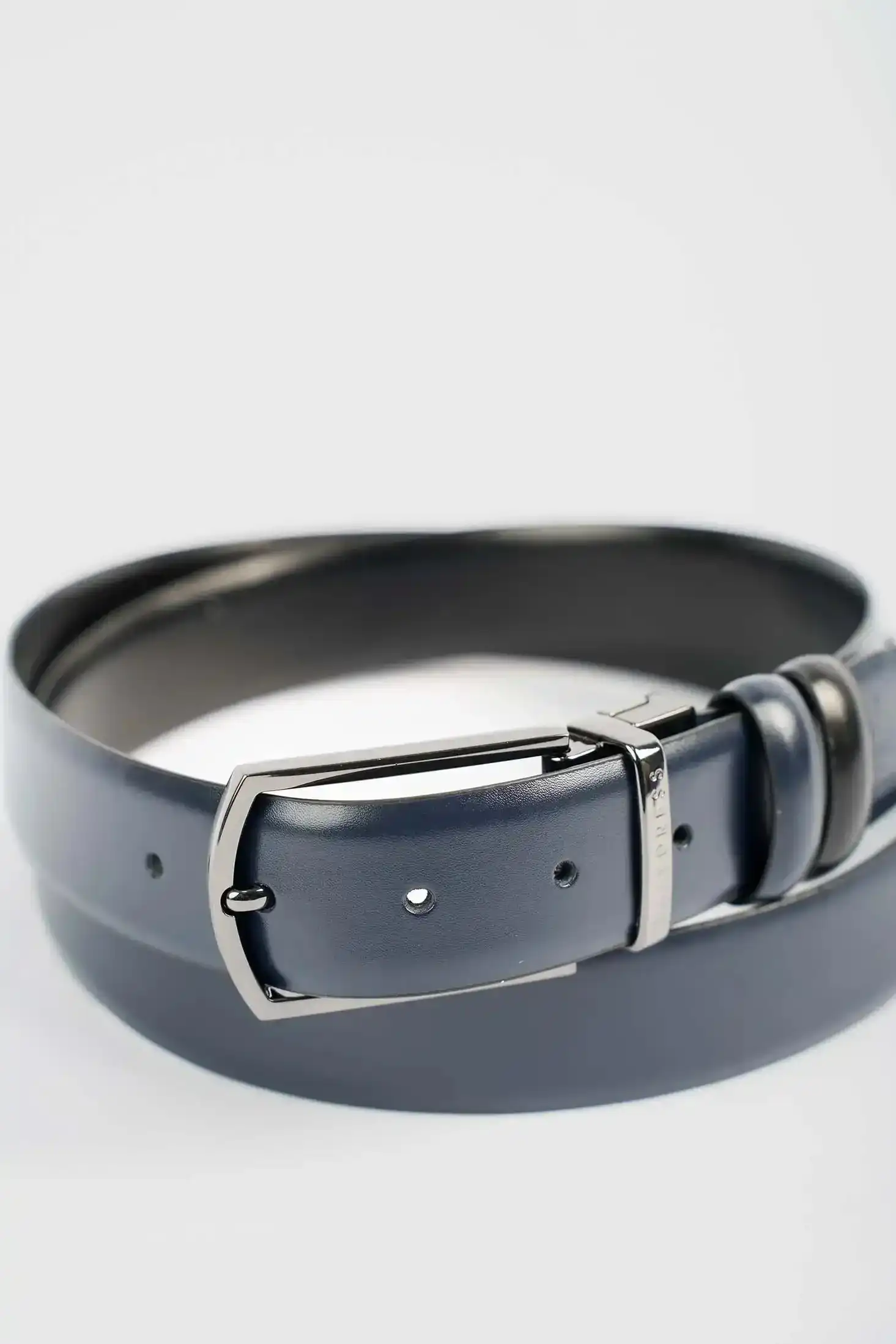 Classic Reversible Leather Belt - Image 7