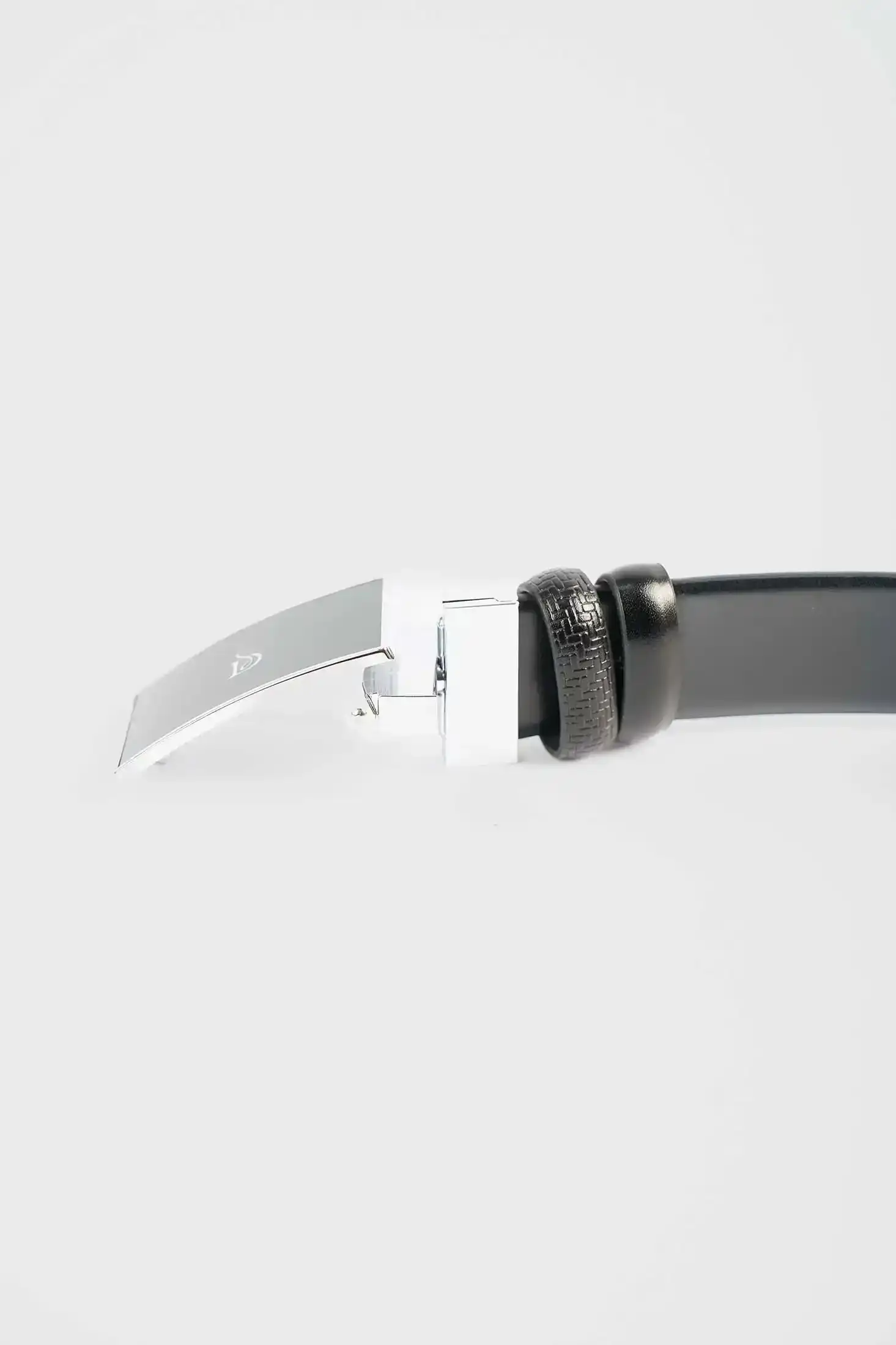 Dual-Tone Reversible Leather Belt - Image 4