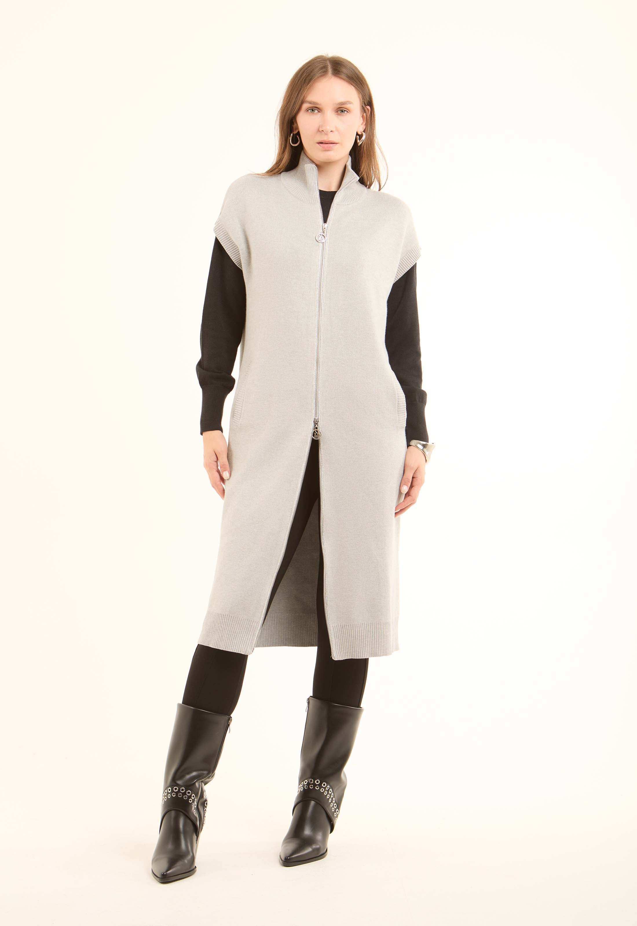 Stylish Long Zipped Cardigan with Side Pockets - Image 5