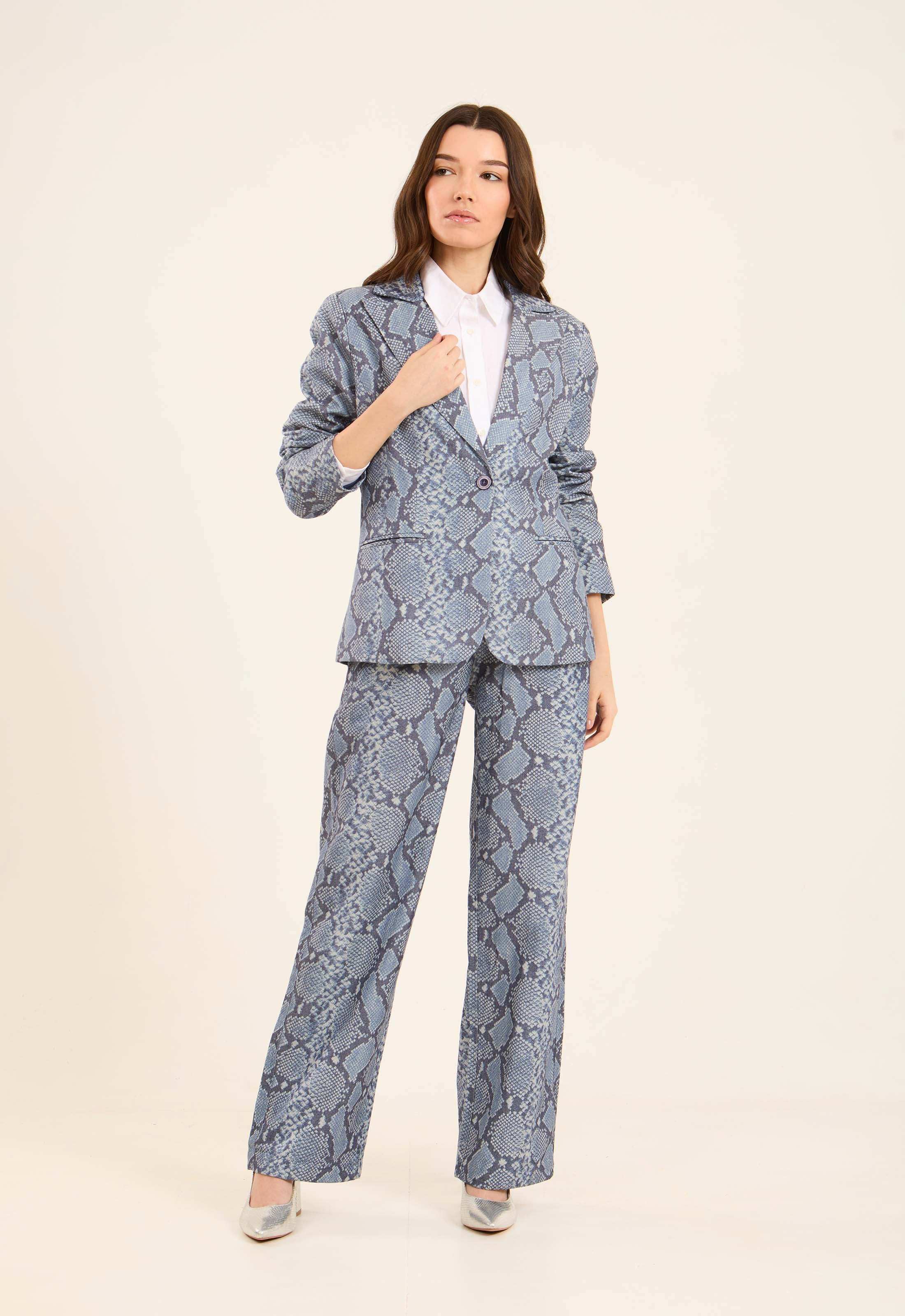 Structured Snake-Print Blazer with Sleek Finish - Image 4