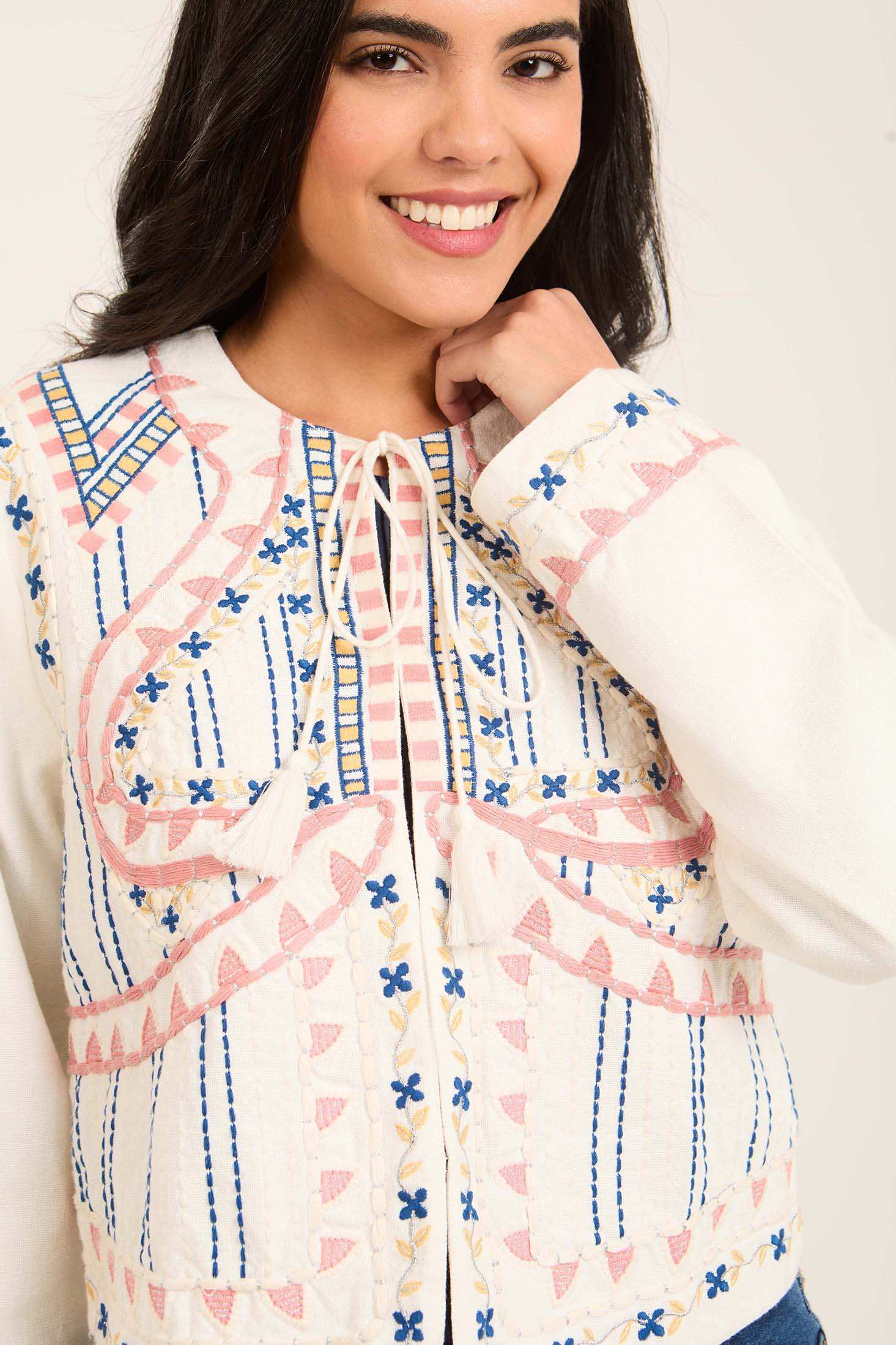 Embroidered Jacket with Boho Pattern - Image 5