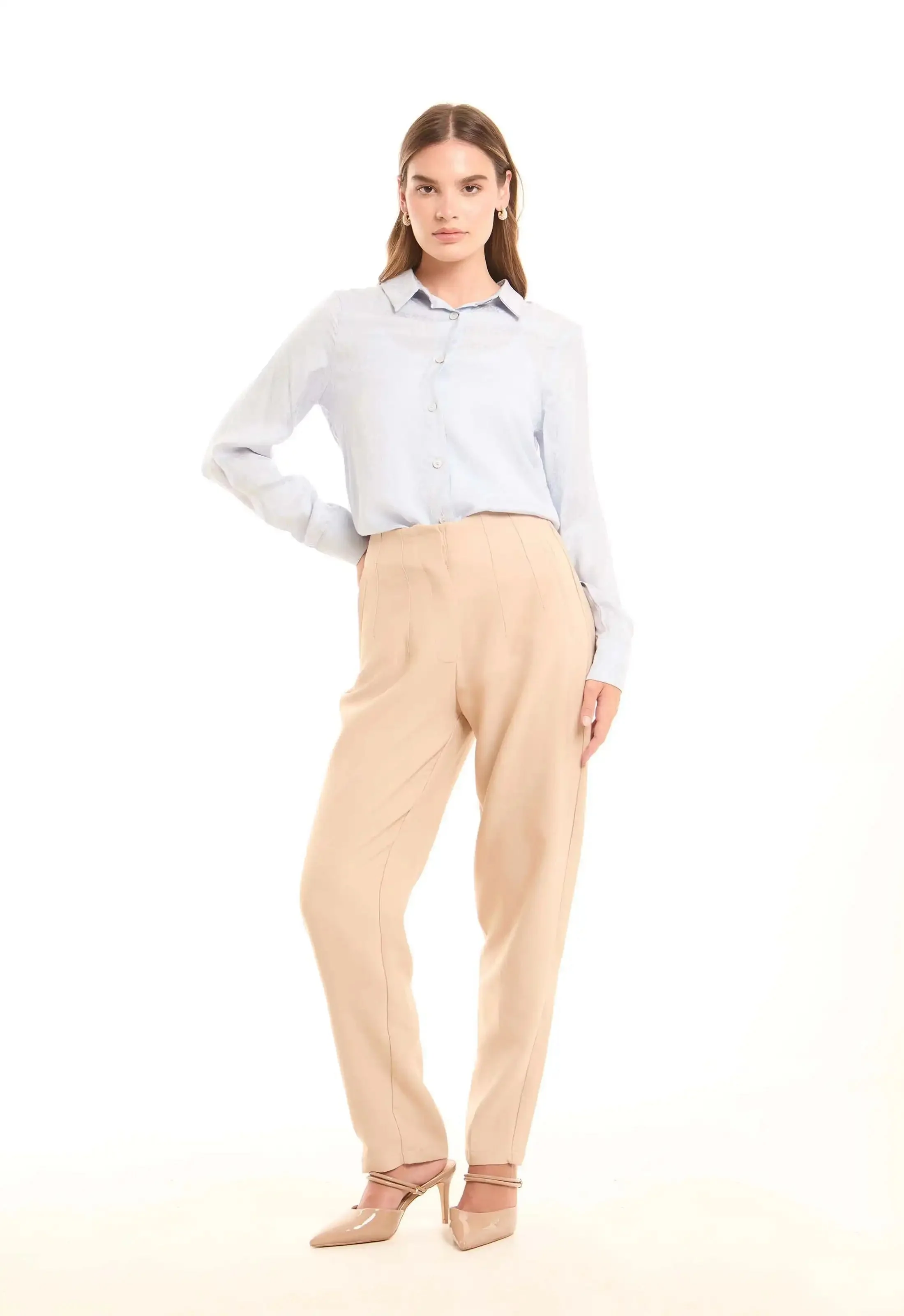 Casual Button-Down Shirt with a Relaxed Fit
