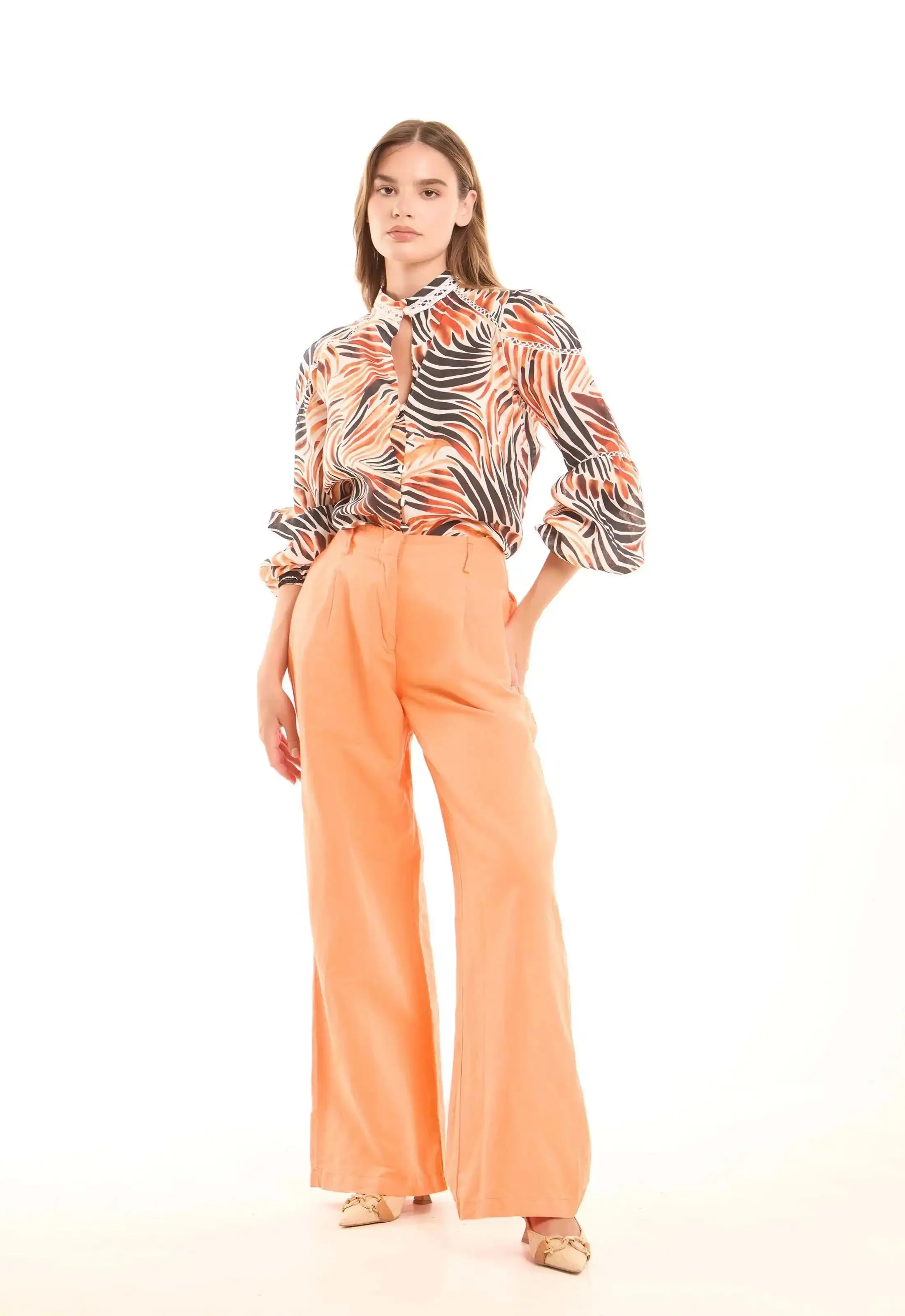 Relaxed Ramie Shirt with Natural Texture - Image 2