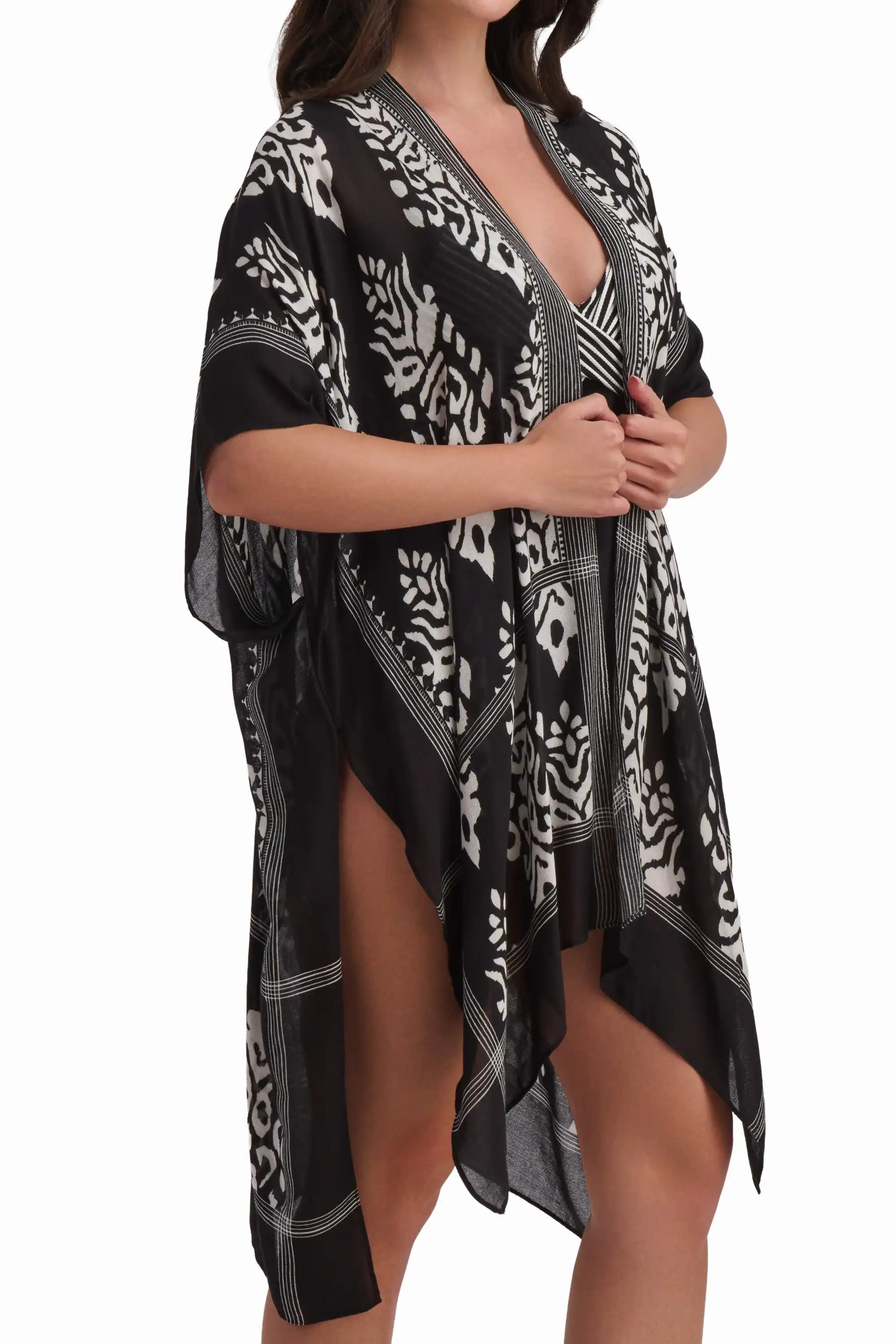 Black and White Printed Kimono - Image 3