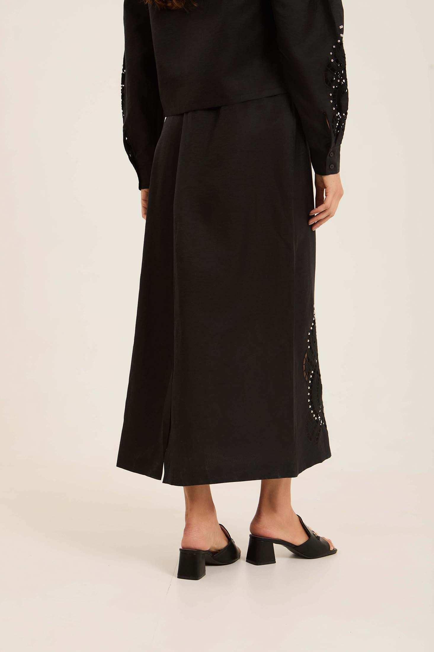 Stitched Pearls with Perforated Touch Skirt - Image 4