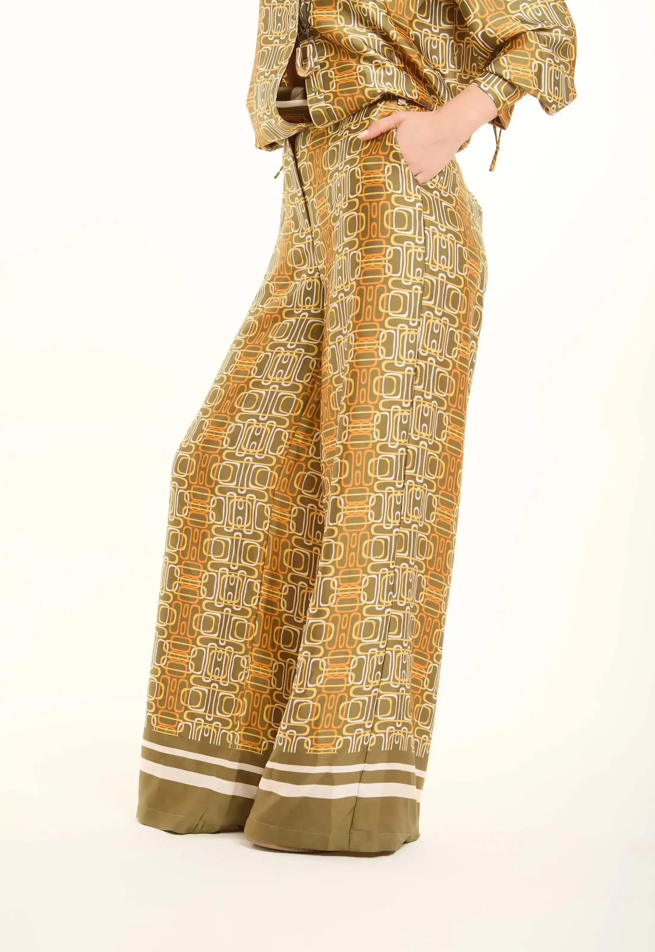 Printed Wide-Leg Pants with Flowing Silhouette - Image 3