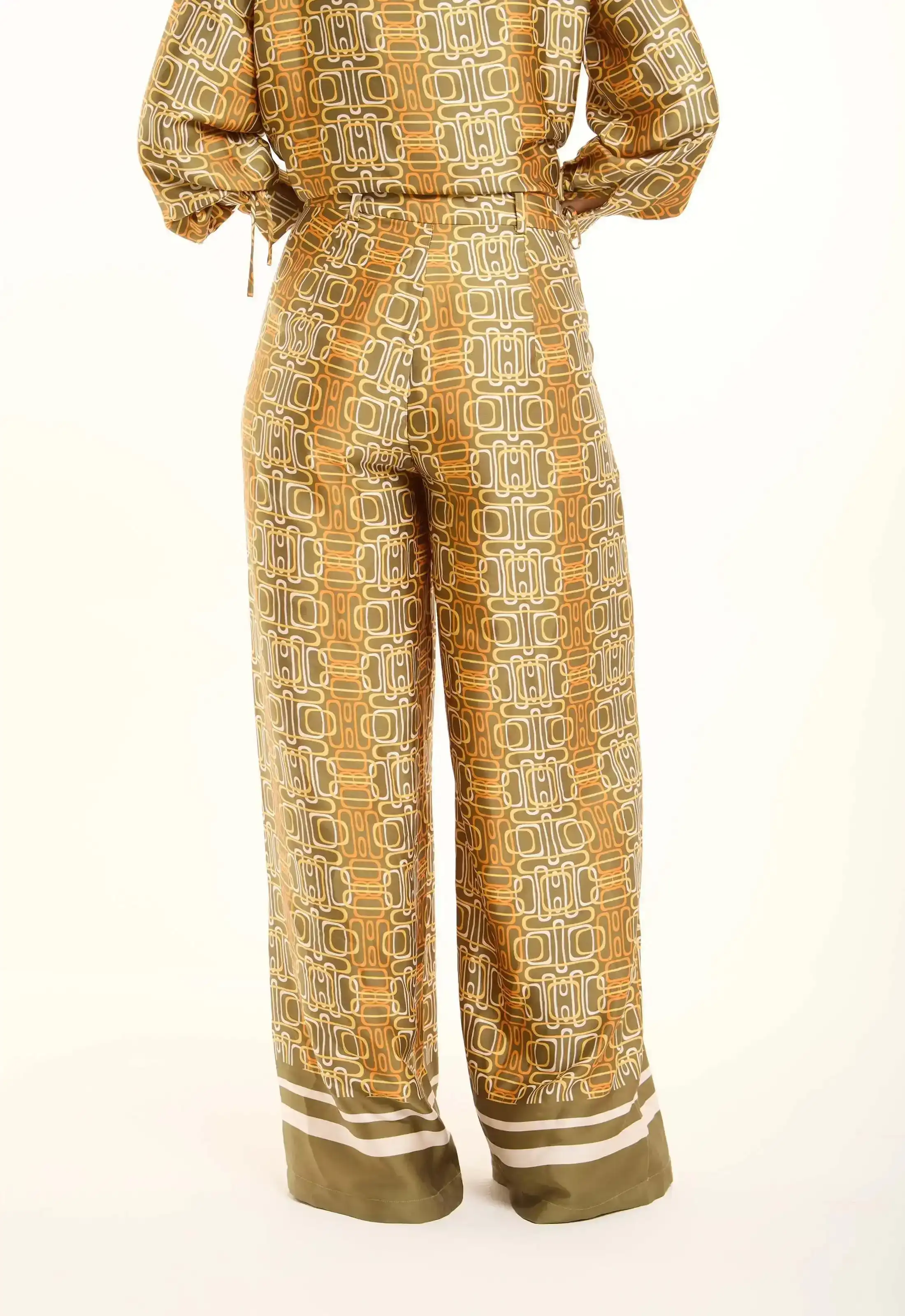 Printed Wide-Leg Pants with Flowing Silhouette - Image 4
