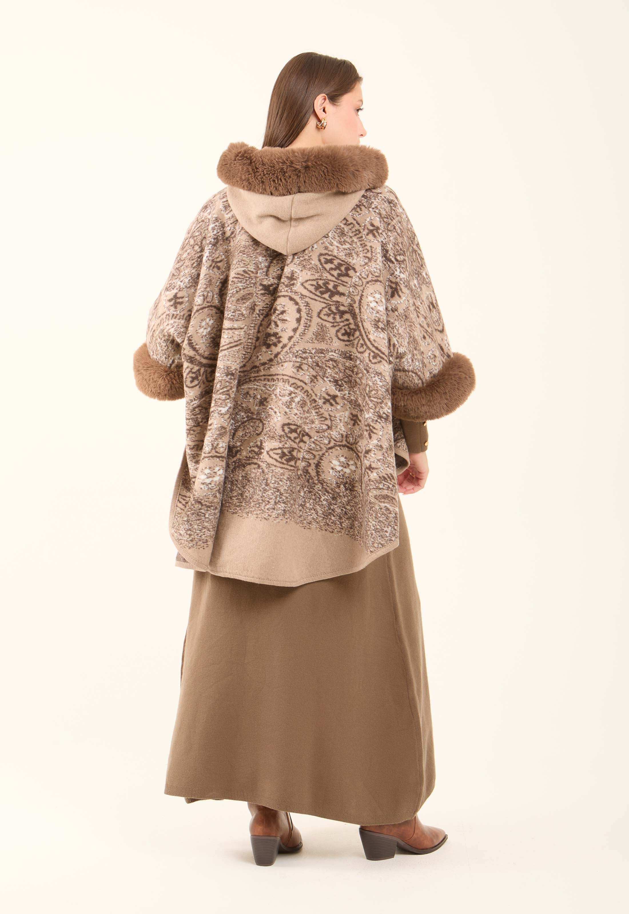 Fur Hooded Neck Patterned Poncho - Image 3