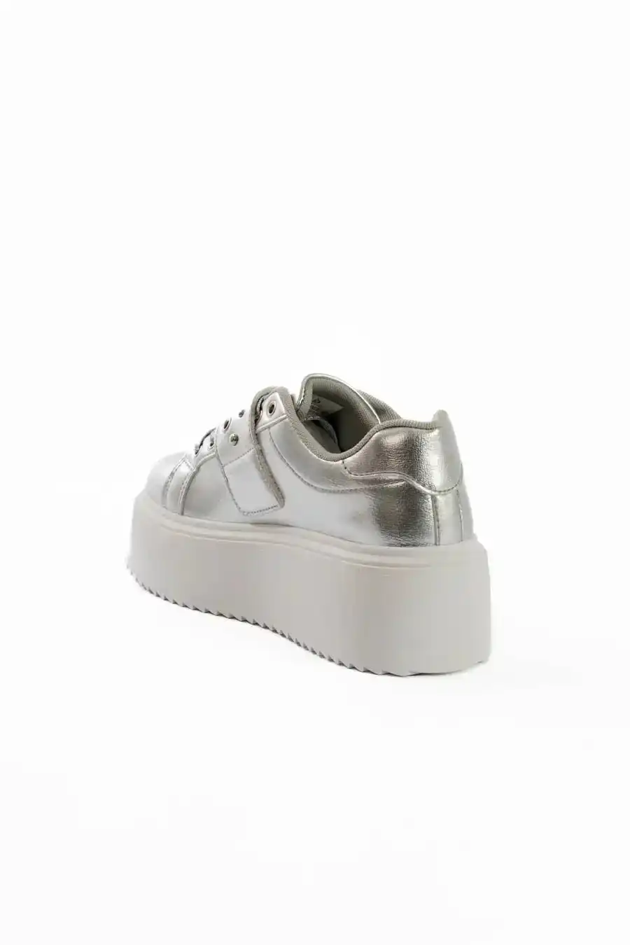Metallic Platform Sneaker Style - Image 4