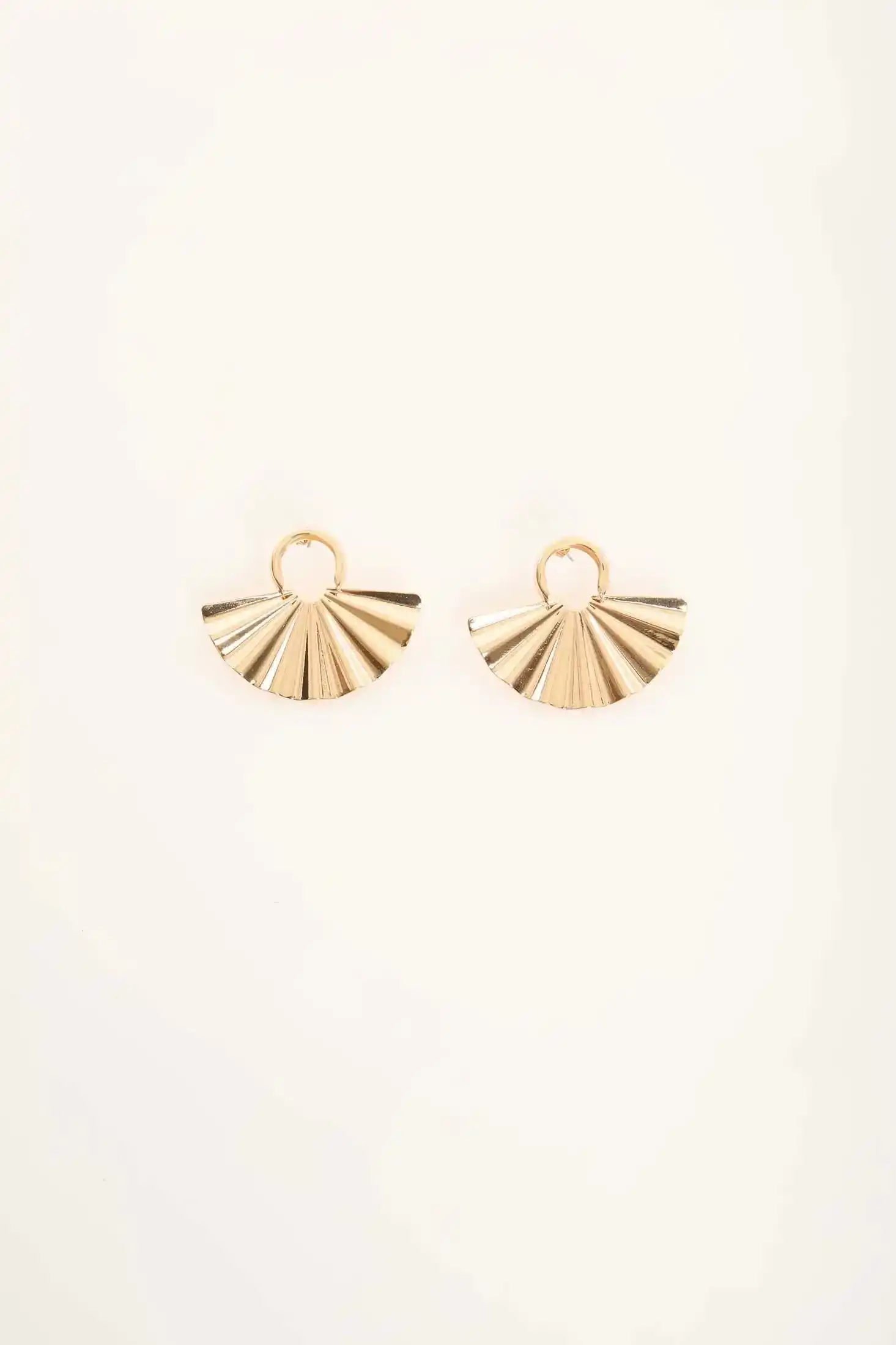 Iron Fan-Shaped Earrings - Image 6