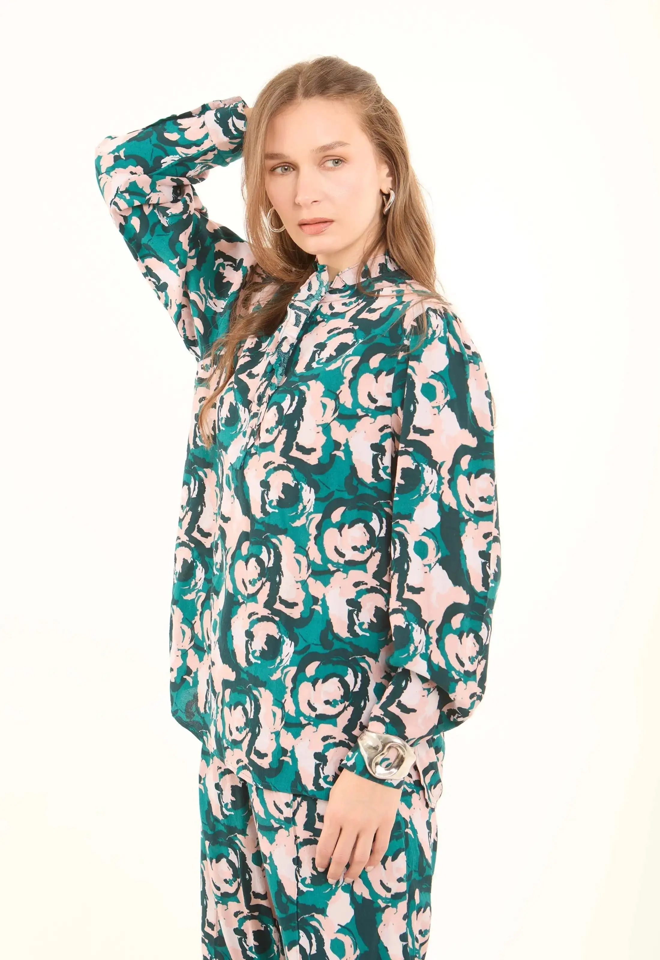 Floral Printed High-Neck Viscose Blouse - Image 3