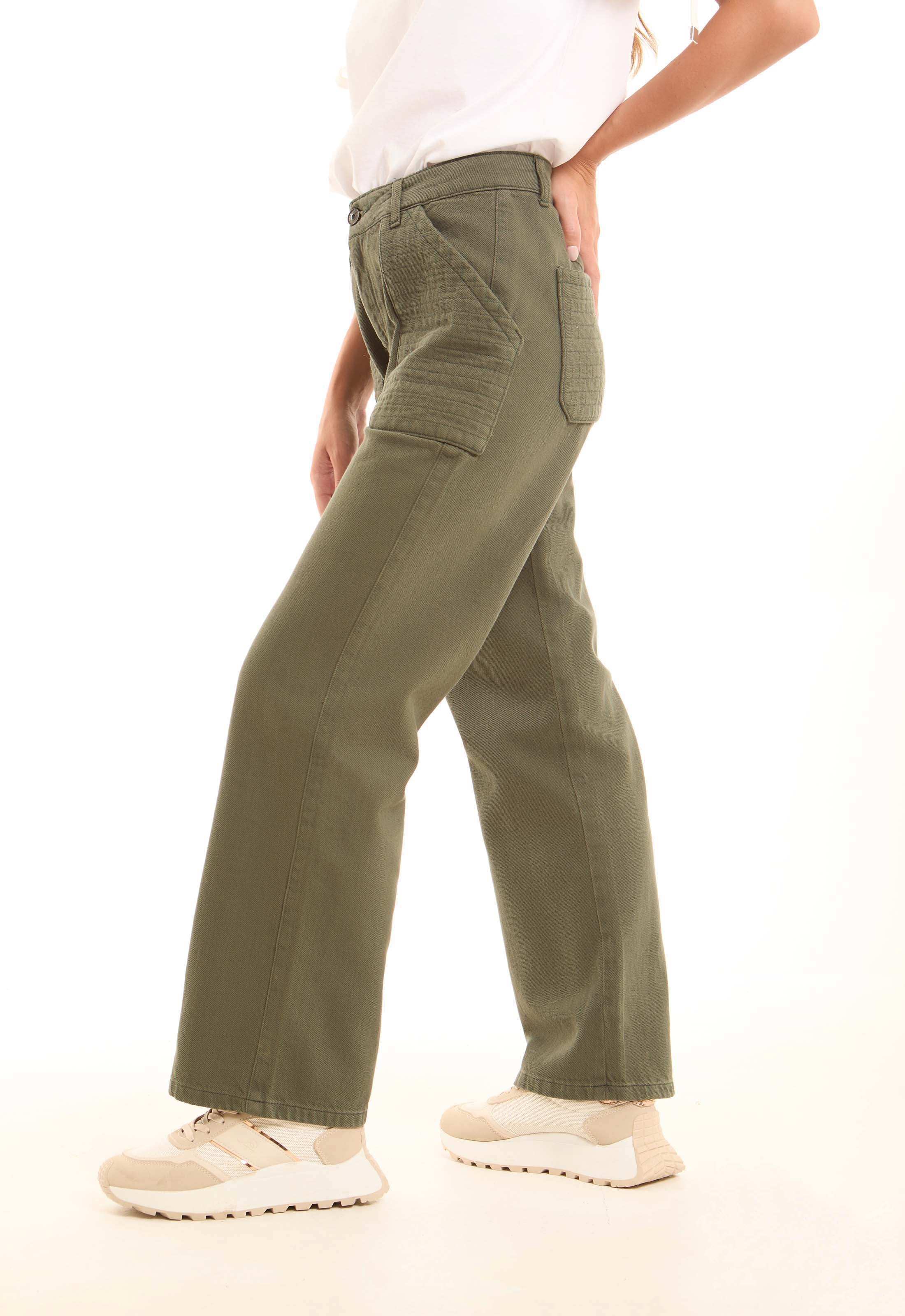 High-Waist Cotton Pants with Oversized Quilted Pockets - Image 3