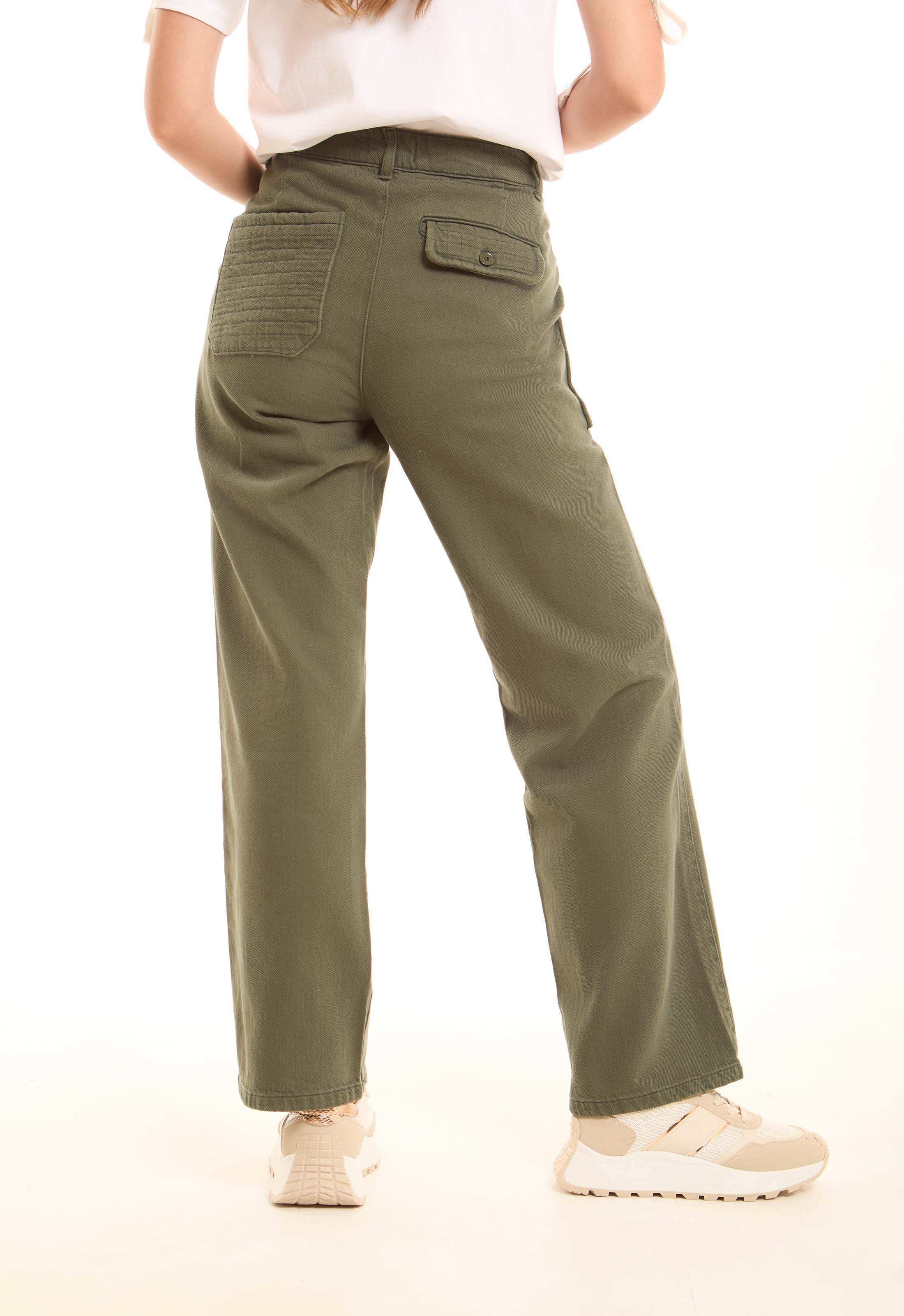 High-Waist Cotton Pants with Oversized Quilted Pockets - Image 4