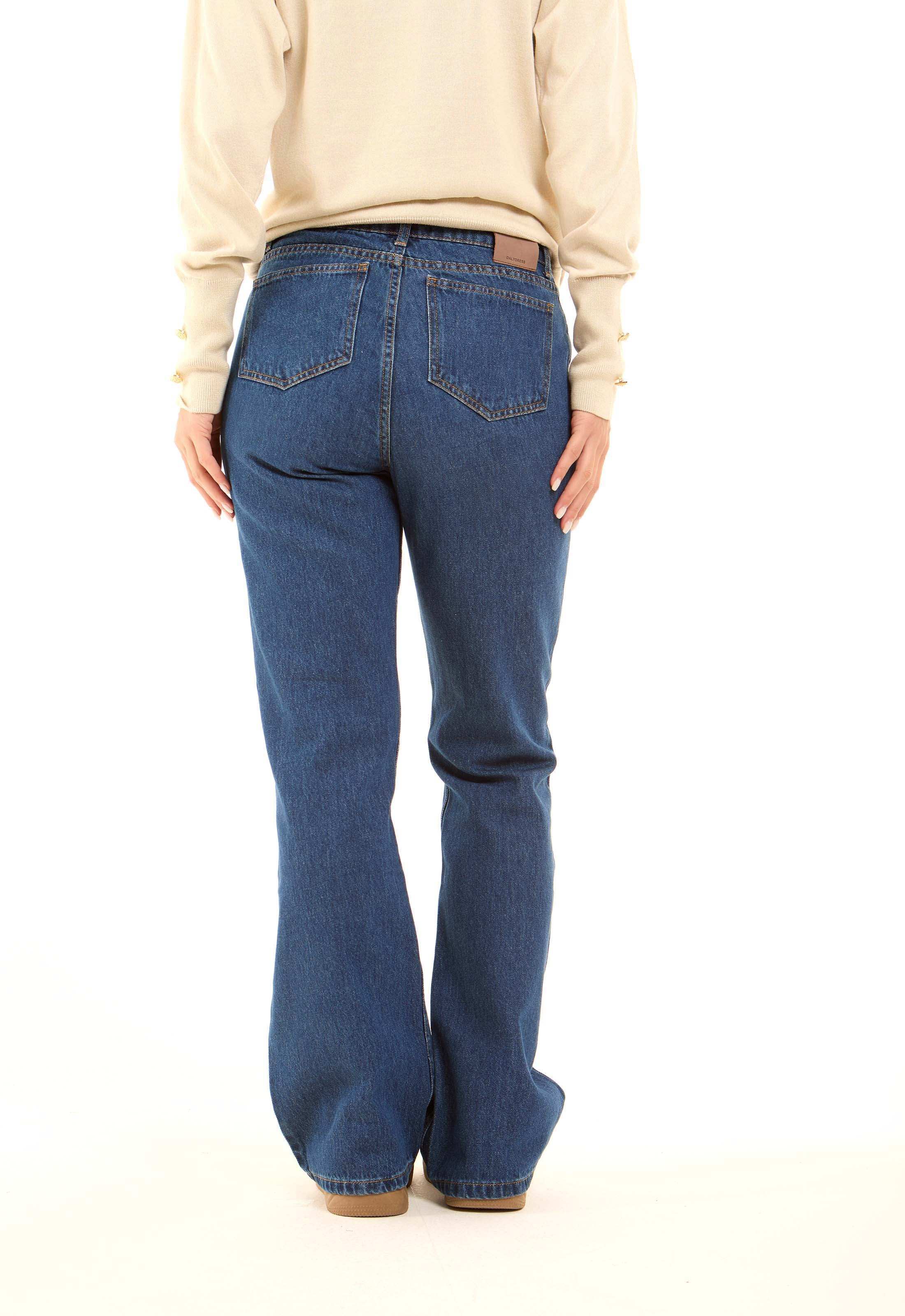 Classic Everyday Bootcut Jeans - Image 3