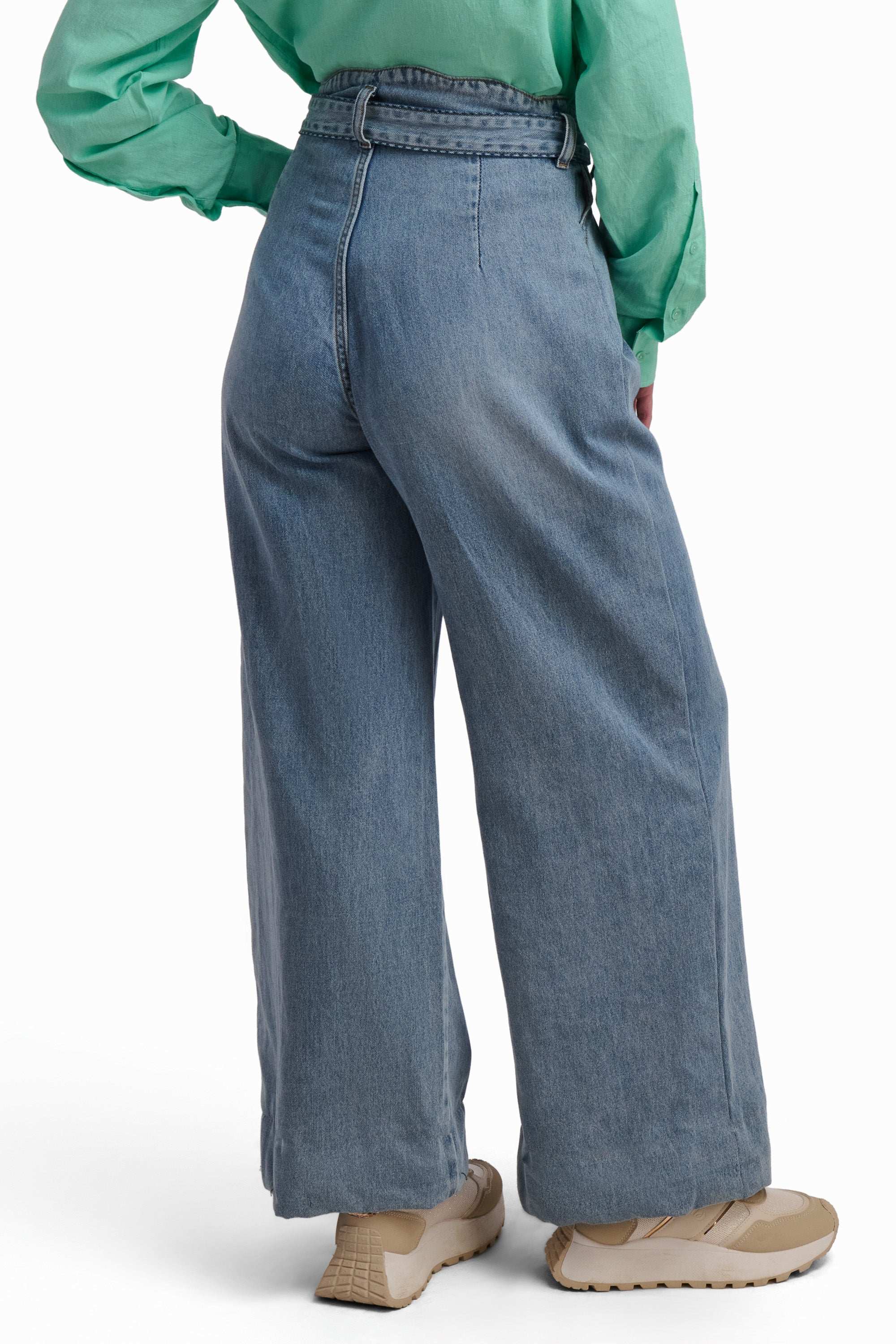 Light Blue Wide-Leg Denim Jeans - Image 3