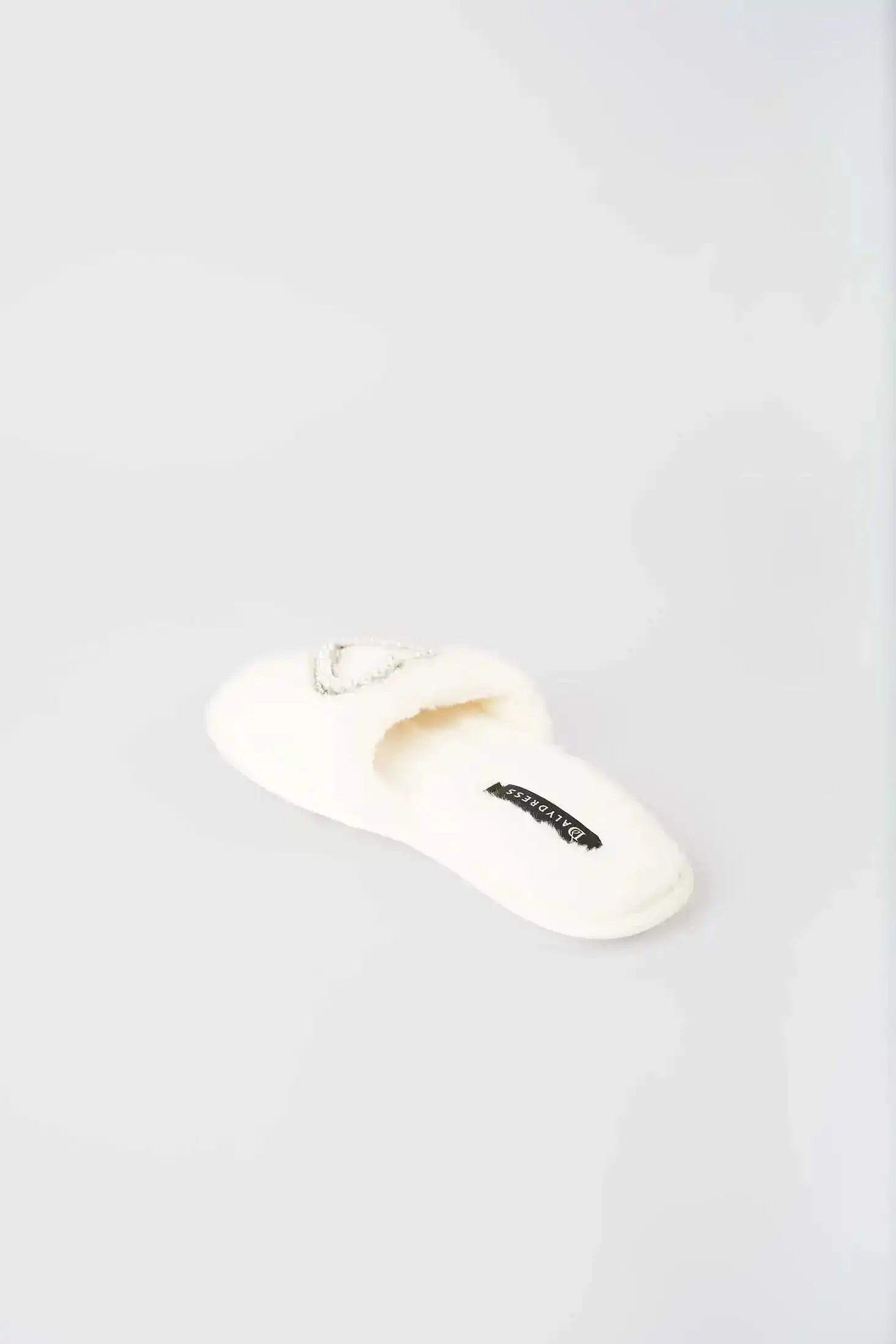 Pearl Heart Faux Fur Home Slippers - Image 3