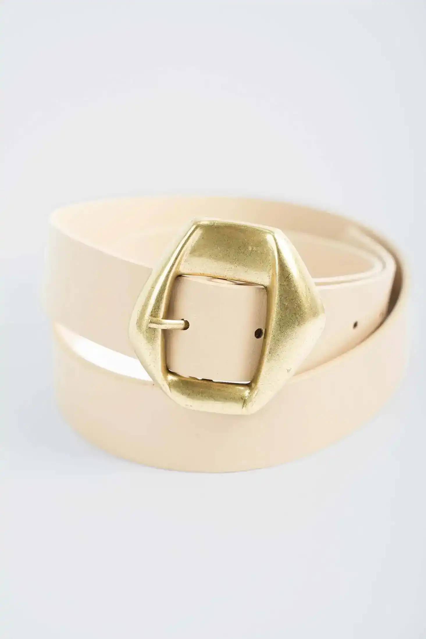 Modern Sculpted Buckle Belt - Image 3