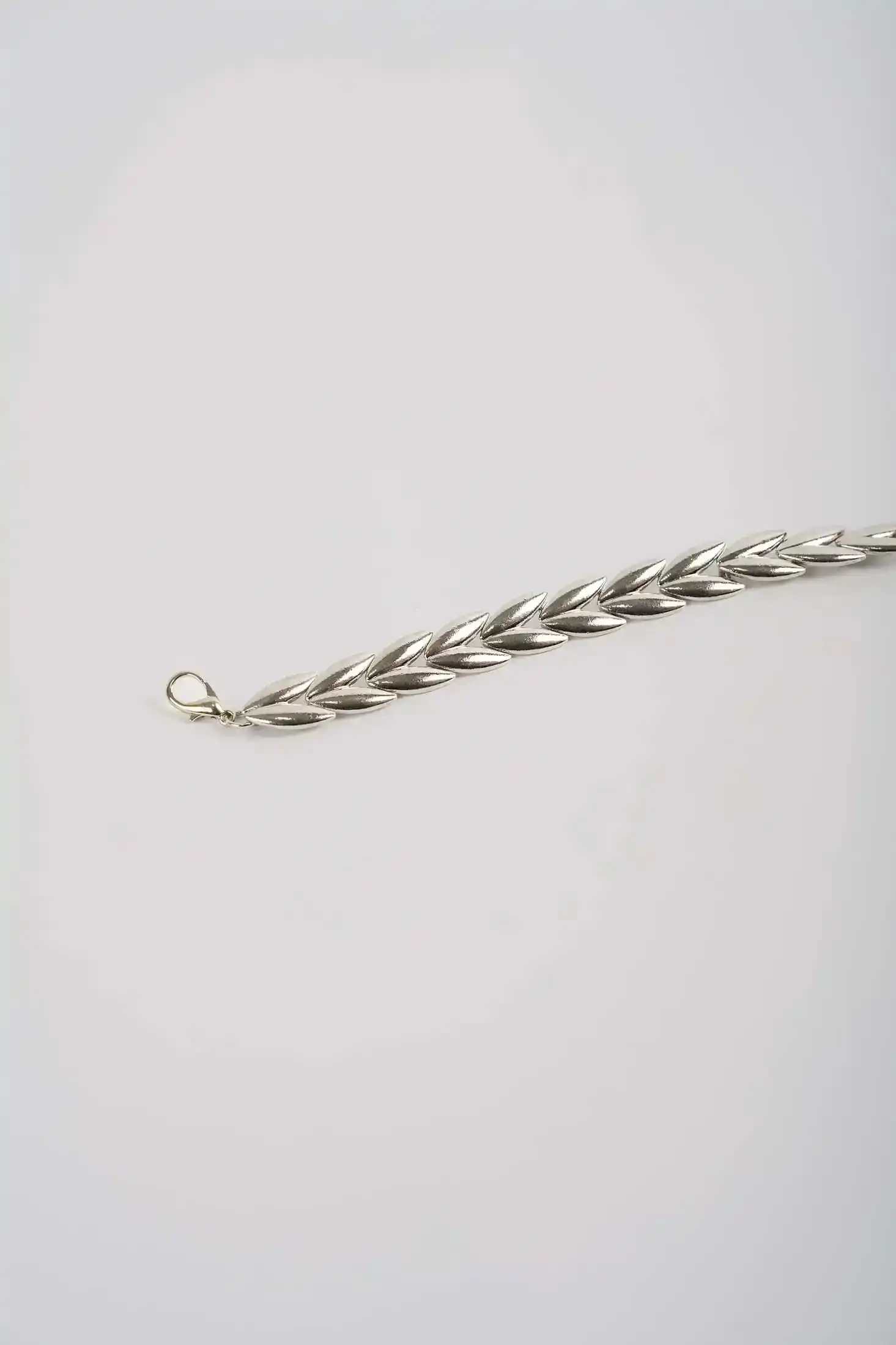 Sleek Leaf-Link Metal Chain Belt