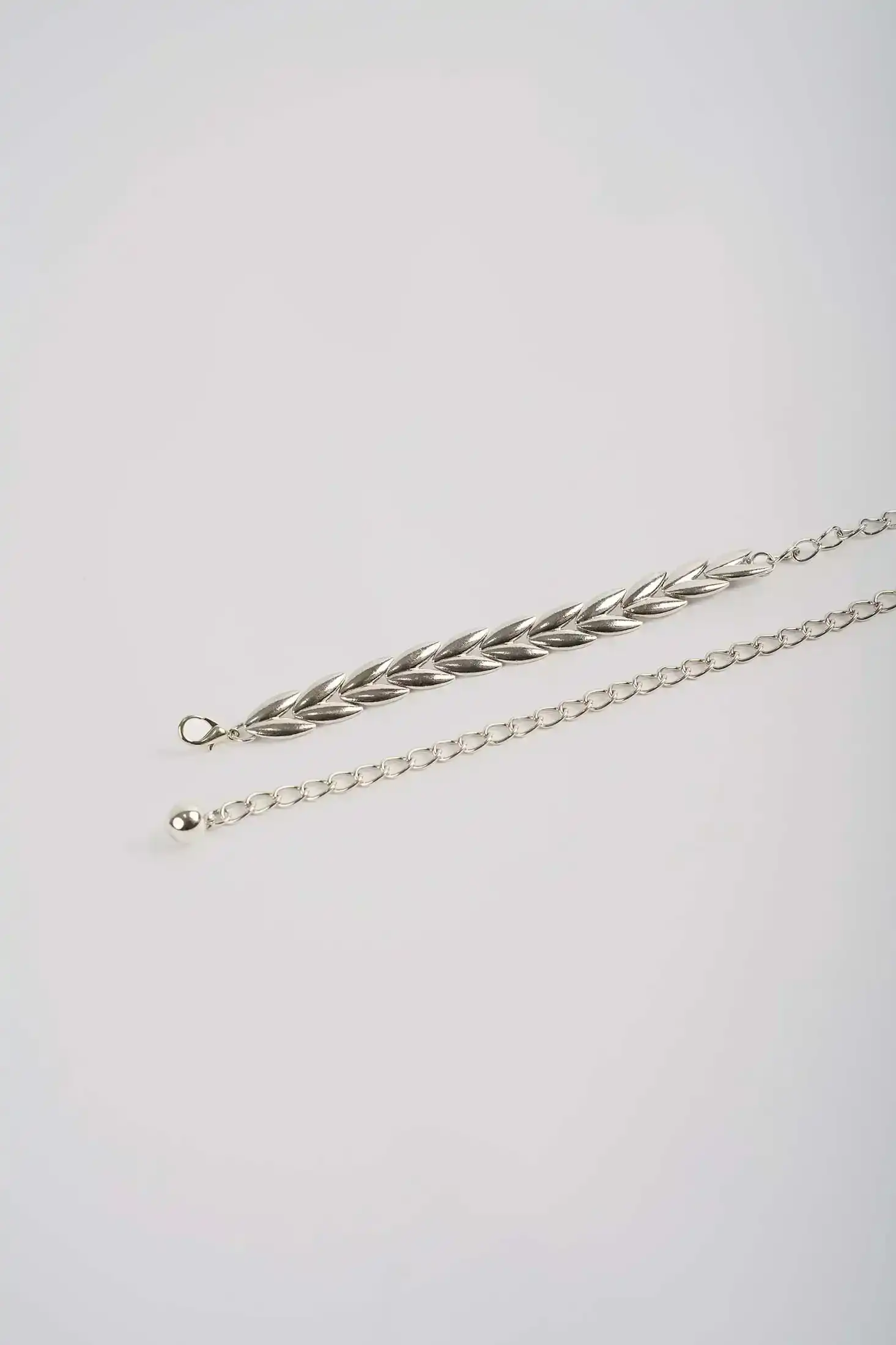 Sleek Leaf-Link Metal Chain Belt - Image 2